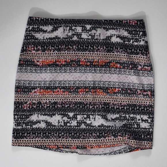 BGBGeneration - Picture 1 of 2